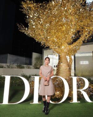 Rina Kawaei Instagram - Diorホリデーポップアップ
バタフライモチーフがとにかく可愛いかった🦋
とっても素敵な空間でした♡

表参道交差点にて
11月18日から12月25日まで開催されますので、ぜひ🫶🏻

#DiorCruise
 #ディオールホリデーポップアップ 
#ディオールファインジュエリー
#SupportedByDior