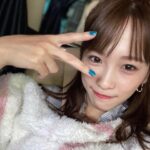 Rina Kawaei Instagram - 撮影📚 またお知らせしますね！ ターコイズブル〜どや