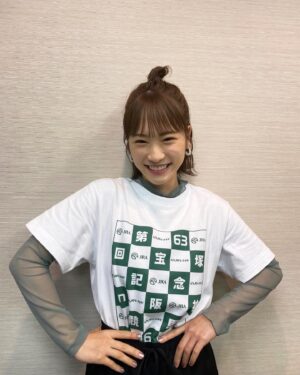 Rina Kawaei Instagram - JRA×JRA-VAN 阪神競馬場 宝塚記念ナイター
京セラドームでの始球式に出させていただきました！
ノーバンならず、、。
貴重な時間をありがとうございました😆⚾️