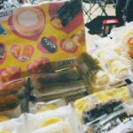 Rina Kawaei Instagram - 連日撮影がハードでヒーヒー言ってました 昨日は夜ご飯を食べず19時に寝たので 4時に起きて朝ごはん🥣 撮影が大変な日は夜食を完食しますし 合間にお菓子も食べますし ホットケーキを焼いて持ってきますし 朝からラーメンも食べます 胃袋が部活やってる学生並みです。 最近の写真たち↓ 1枚目 マネージャーさんが撮ってくれた📷 2枚目 ローソンさんが現場に差し入れしてくださったスイーツたち🍰 (推しハピスイーツ新CM始まってます) 3枚目 お腹空きすぎて地面から生えてる根っこが麺に見えた日 っさぁ、今夜は親愛なる僕へ殺意をこめて えーー！そうなんー！な第6話です ぜひご覧ください！
