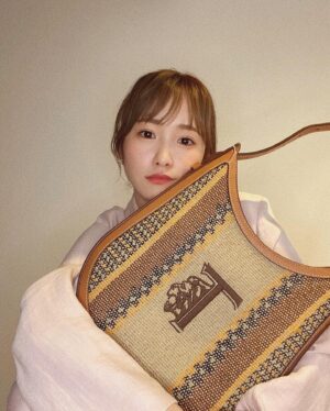 Rina Kawaei Instagram - おにゅう🖤🤍