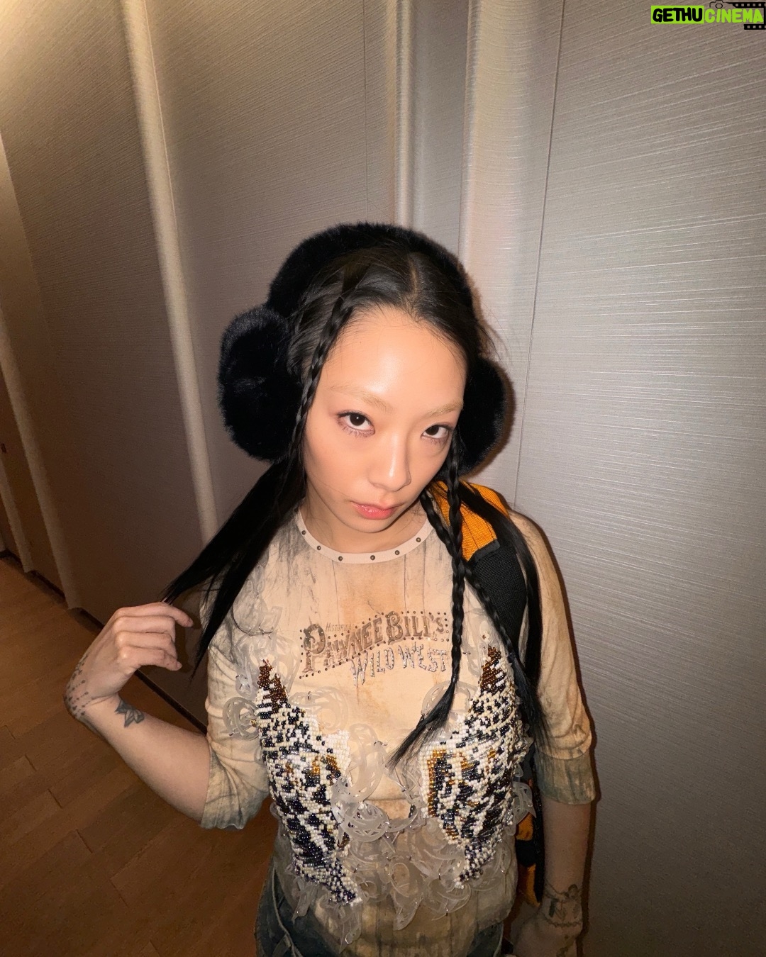 Rina Sawayama - 3 Likes - 🐯🧡🥕🏀🐼