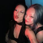Rina Sawayama Instagram - Behind the scenes of our art cover shoot ! Love u @minachanxx 💋 舞台裏映像も公開したよー！ちゃんみな大好き!!❤️