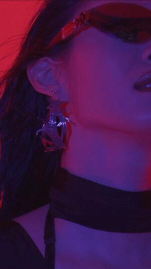 Rina Sawayama Instagram - ぎゃるたちみんなしゅーごー🫶🏻プライドシーズン合わせでサプライズが明日あるかも💅🏻🔥