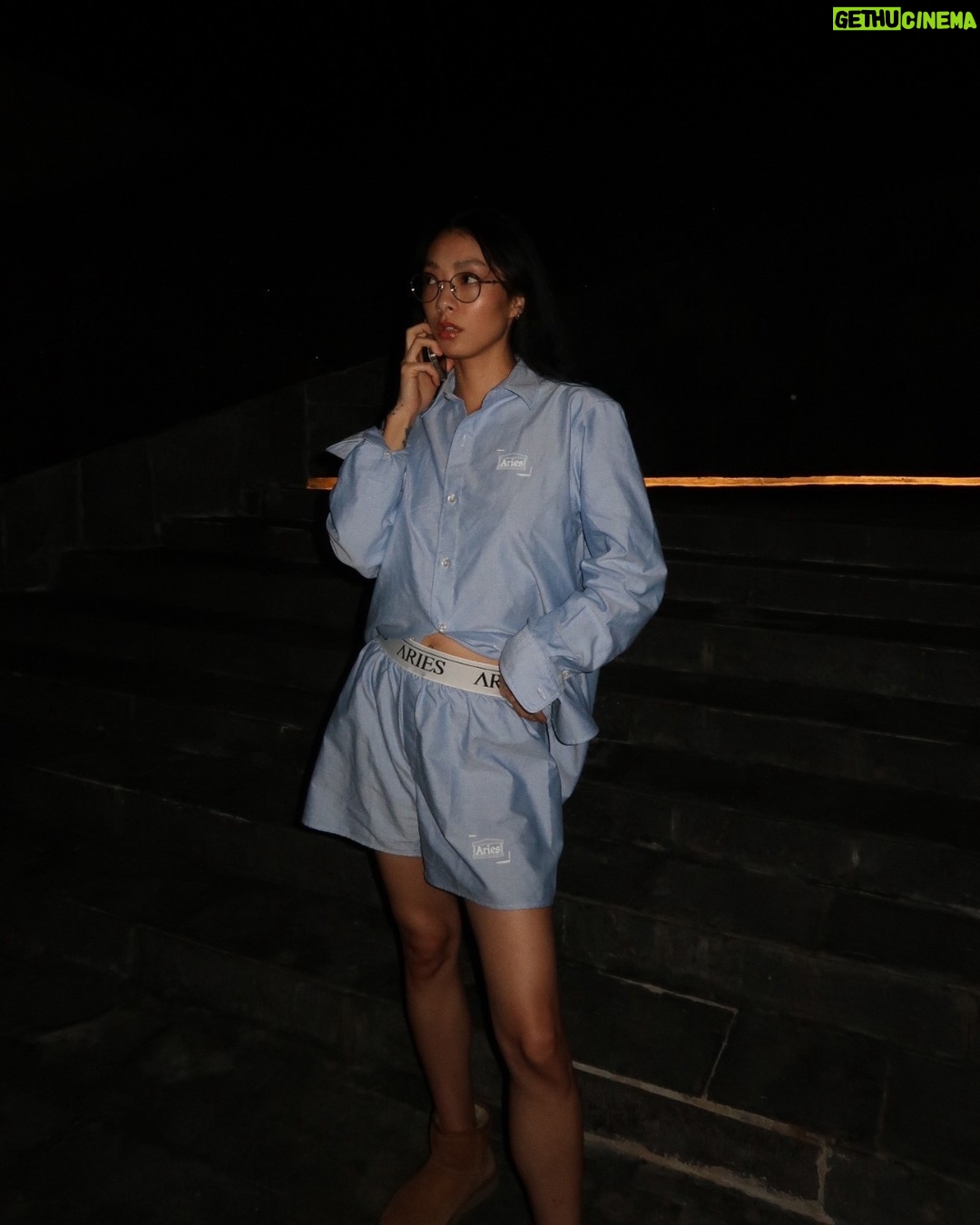 Rina Sawayama - 3 Likes - 👽 𝓷𝓸 𝓼𝓲𝓰𝓷𝓪𝓵 👽