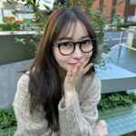 Rino Sashihara Instagram - 私服❣️（3枚目が私服わかりやすいです〜） カラコン・グローブラウン（ #qoo10メガ割 で先行発売中！）（２枚目がわかりやすいです！） リップ・ダーティーローズヒップ（ブルベースの夏の方、好きだと思う！）と、リップライナーのギグルベージュで上唇アゲてます。 チーク・アンバーローズ（をハイライトみたいに） シャドウ・ピンクスワン（これもブルベースの方に！） （よろしくお願いします！）