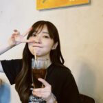 Rino Sashihara Instagram – うなぎ頂いたり、うなぎ掴んだり、カフェに行ったり、時計を買ったり。
2枚目、私服わかりやすいかもです👌
このTシャツ、私のこと応援してくださってる方からしたら何年着てるんだよっていう。。なんとも言えない質感で好きな、古着のSlipknotT。
このデニムもやっぱり好きでよく履くLevi’s。スニーカーはSNKRSで初めて当たった!だけどシソンヌ長谷川さんとおそろいで、ショック!
時計2本目⌚️デカ時計サイコー!
うなぎ掴む時、びびって外しちゃった。
時計つけたまま、うなぎ掴めたら本物だな
カラコンは今日発売のクリスタルブルーム。
だけど質感わかりにくいー!めちゃかわいいのにー!
メンションにたくさんレポしてくださってるのがあるので見てください☺️🫶先着でノベルティの持ち運びできるアクセサリーポーチもついてくるかも!いそげー!
( @topards_official で対象ショップ調べてからぜひ!)