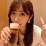 Rino Sashihara Instagram - ピースが半分で切れて中指立ててるみたいに見えるトリックアートです。