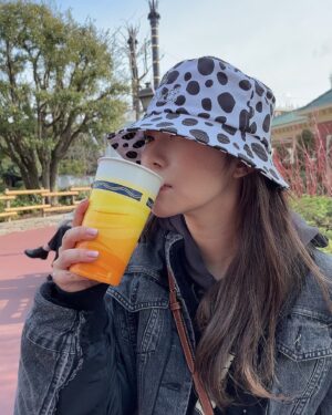 Rino Sashihara Instagram - 100年ぶりにランドに行ったらお酒買えるようになってました。（嬉）（照）