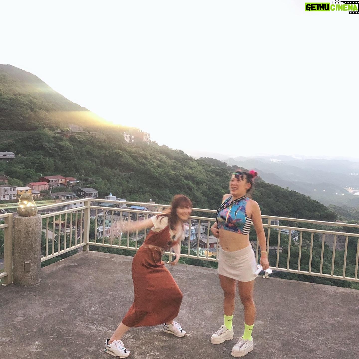 Rino Sashihara Instagram - わたしがプロデュースしているアイドル、=LOVEのNEWシングル「ズルいよ ズルいね」MVが公開されました〜! https://youtu.be/J5eTB_0SEeg インスタってURL載せてもそのまま飛べないのよね。youtubeで「ズルいよ ズルいね」で検索してもらったほうが早いかも。 初のがっつり失恋ソングです。女の子にぜひ聴いてほしいです。 #画像はイメージです