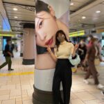 Rino Sashihara Instagram - 表参道駅に #ririmew な私がいっぱいいます〜！ なんと明日まで！告知遅すぎ！ずこー！ ぜひ間に合う方は見に行ってくださーい！ 新色の感想ぜひコメントで教えてください☺️何がお好きでしたか？