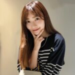 Rino Sashihara Instagram - ジム終わりで髪ボサ ニキビできても顎ピース 暗闇インカメラで画質おわ #人生