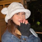 Rino Sashihara Instagram – ディズニー🎡大人4人で大はしゃぎでした🥰
ブーツはyello(3枚目全身)歩きやすい!ロングブーツならミニスカートも楽しめると信じてます😉
2枚目がメイクわかりやすいです!
カラコン→スモーキークォーツ
シャドウ→イノセントピーチ
ネイル→ロゼスパークル
チーク→アッサムティー
リップ→シナモンナッツ(11月21日発売)