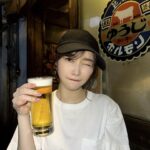 Rino Sashihara Instagram - 🍺 カラコンガーネット！最近好きすぎてこればっかりつけちゃう！検討中の方いましたら是非！みなさんの最近のお気に入りアイテムは？☺️