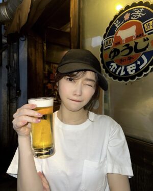 Rino Sashihara Instagram - 🍺

カラコンガーネット！最近好きすぎてこればっかりつけちゃう！検討中の方いましたら是非！みなさんの最近のお気に入りアイテムは？☺️