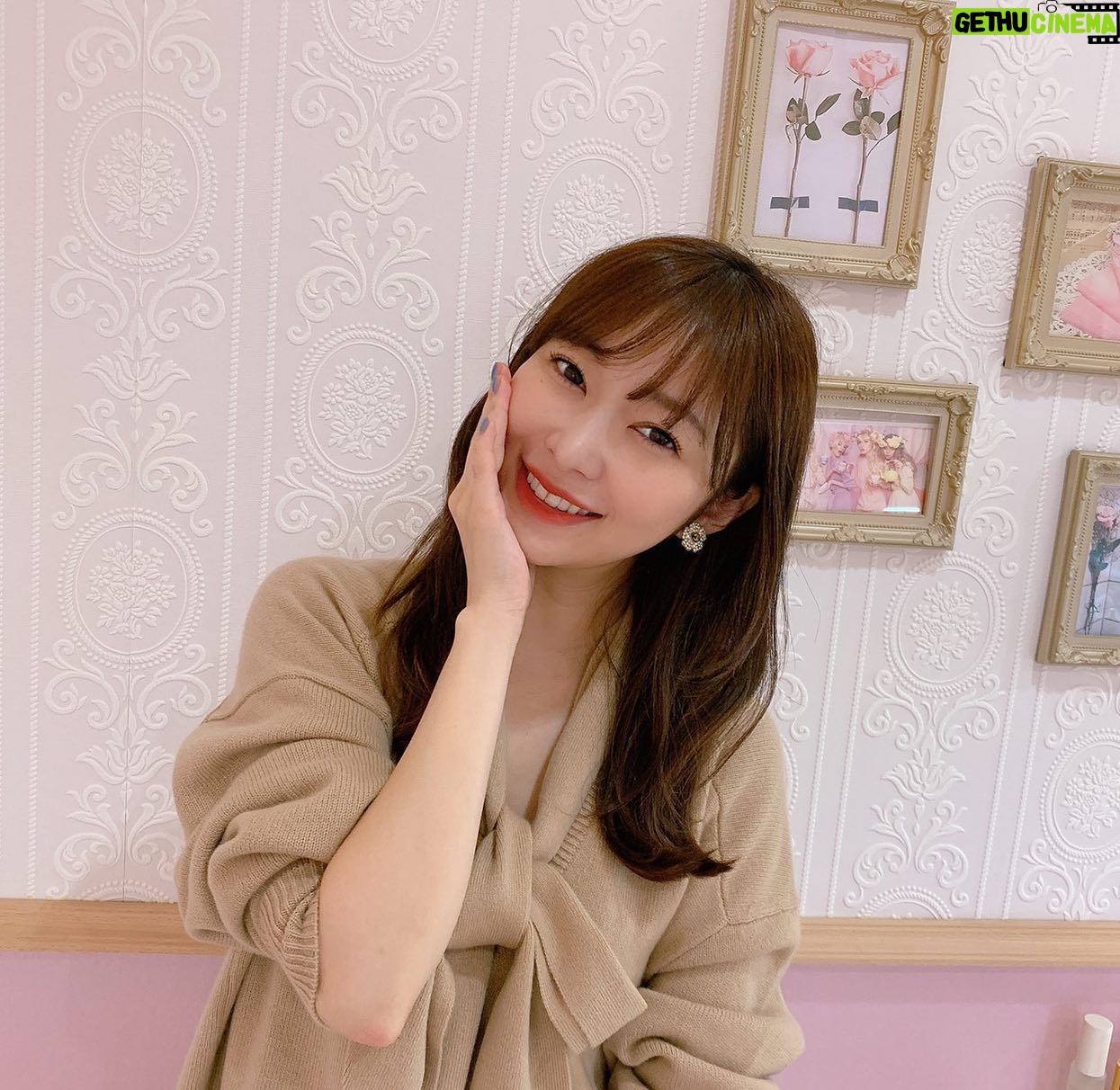 Rino Sashihara Instagram - 天才まりなさん〜❣️古のgirlなので歯が痛いポーズ未だにやってます。(2枚目)
