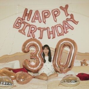Rino Sashihara Instagram - 30歳になりました〜！
※イケイケ恋人に祝ってもらってるみたいな写真ですけど、撮影で撮っていただいた写真です