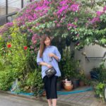 Rino Sashihara Instagram - 花の前で気まずそうな私です。