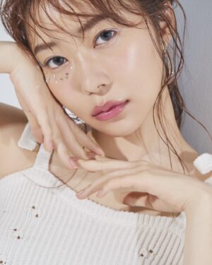 Rino Sashihara Instagram - 【超ハッピーお知らせ】﻿
コスメブランド #Ririmew （リリミュウ）　立ち上げます〜！！！！ここまで2年かかって、やっと発表だ〜と言った気持ちです😢﻿
﻿
第一弾はアイシャドウ（鏡・チップ付き）、ラメグリッター、チーク、シェーディングです。﻿
﻿
3月15日先行予約開始、4月15日からサイトにて販売です！﻿
﻿
インスタもぜひ！﻿
@Ririmew_official﻿
﻿
YouTubeで全ラインナップ公開してます！﻿
﻿
ホームページこちら﻿
http://www.ririmew.com/