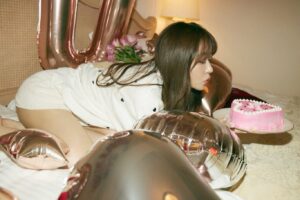 Rino Sashihara Instagram - 30歳になりました〜！
※イケイケ恋人に祝ってもらってるみたいな写真ですけど、撮影で撮っていただいた写真です
