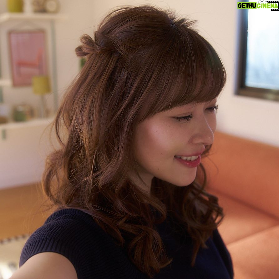 Rino Sashihara Instagram - リーゼのCMに出演させていただいております! 新しくなったLieseで簡単にできました🥳 #たまにはリッチにキメたい #髪チャレ #Liese #リーゼ #ヘアアレンジ #ヘアスタイリング #雰囲気嫌いじゃないよって人いいね #お洒落さんと繋がりたい #なぜインスタグラマーは着た服を並べるのか #そしてなぜオシャレだと思ってしまうのか #簡単にできるヘアアレンジっていうやつそもそも上手に巻けないからできない #そこは練習 #プロ意識 #巻きに対する #プロ意識 #お友達風のタレントさん #そんなことより蟹でかい