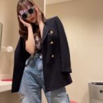 Rino Sashihara Instagram - 昨日買ったデニム、即履き。 サングラス、私がプロデュースしてるグループのトンチキグッズ。
