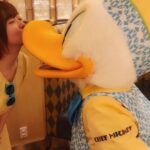 Rino Sashihara Instagram - 今日はドナルドの2ショ写メ会☺️いつも忙しいのに優しくて大好き。でも一枚目いじわるされたんだけど！ほんと私にだけ冷たいよね！でも2枚目でデレだったから許す☺️ ほんと好き。 次会えるのいつかな。 絡んでくれたフォロワーさんありがとうございました👼 #女オタクモノマネ #ドナルドさんほんとにアイドルでした #スーパースター