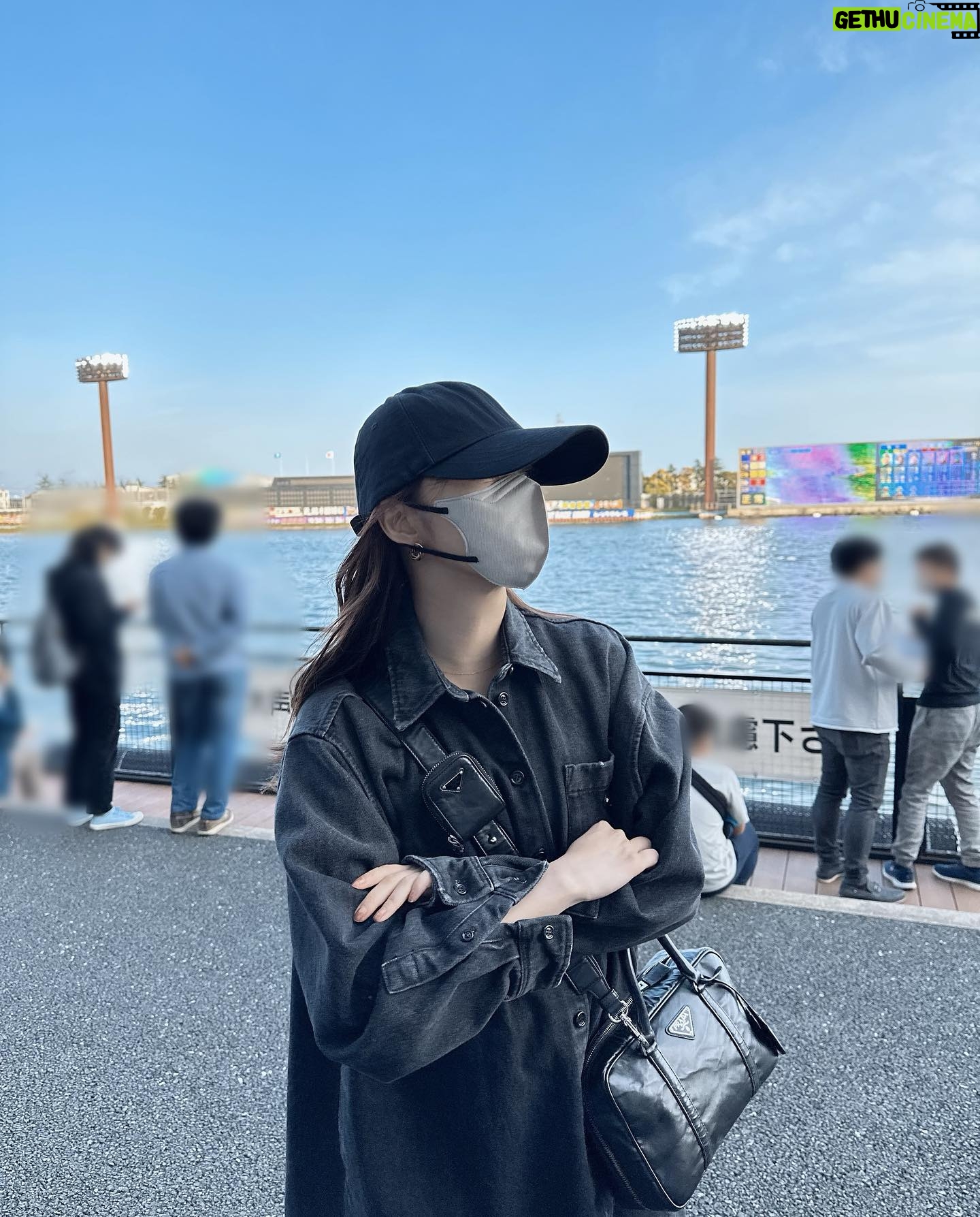 Rino Sashihara Instagram - 蒲郡までボートレースしに行ったよ〜。2人の予想屋のお父さんからそれぞれ予想を買ったけど、どっちも外れてたなあ〜。結果はご想像にお任せします。