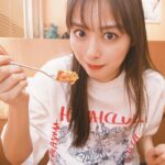 Rio Uchida Instagram – マネージャーと2日連続サイゼでご飯😂
大好きすぎて撮影の空きあればファミレス来てる。

Tシャツは　@hen_ai.club 

さて、今夜はダブルチート第5話の放送です。
いろんな過去が明らかになる回。
TVerでも見逃し配信中ですので是非ご覧ください💕