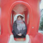 Rio Uchida Instagram - たこさん公園🐙 この連載は全部私服なんだよーーーっ これはなんとなく来世ちゃんの桃ちゃんを意識。笑 @acnestudios のマフラー。 色違いのオレンジ持ってるんだ🧡 #金曜日の肉とだーりお