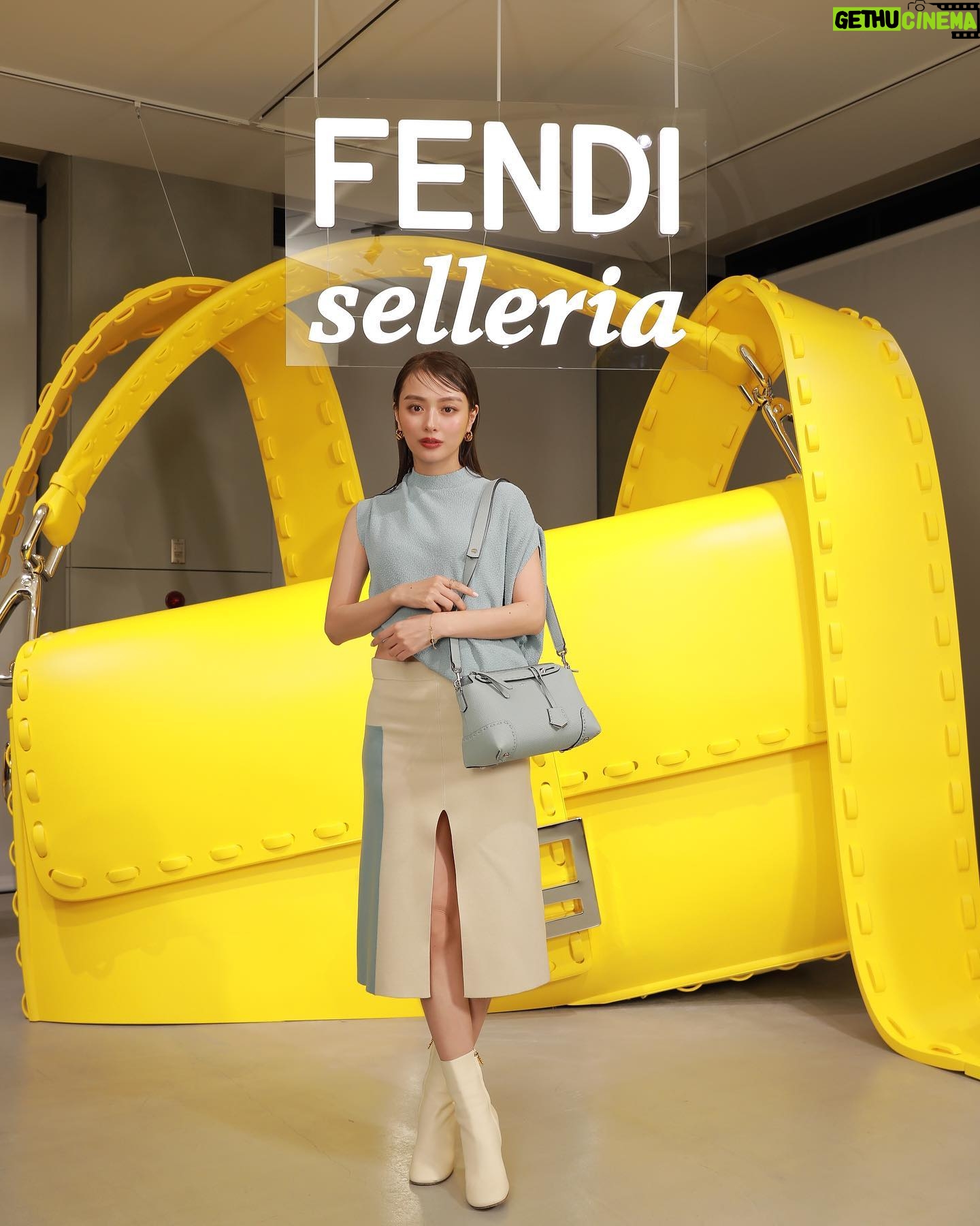 Rio Uchida Instagram - 🩵 FENDI 🩵 2025年に創業100周年を迎えるFENDI。 「セレリア1925(Selleria 1925)」の発売を記念して、フェンディのクラフツマンシップを体験できる唯一無二のポップアップストア「Fendi Selleria(フェンディ セレリア)」が3月26日(火)~ 3月31日(日)に渋谷のTOKYO MEDIA DEPARTMENTで開催されています。 イタリアのレザー工場の職人さんが期間限定で来日されて、バッグの製造工程を見せてくれたり、色々なことを体験できました💛 私は水色でまとめた上品で爽やかなコーディネートにしたよ🩵 @fendi #FendiSelleria #PR