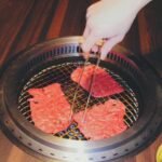 Rio Uchida Instagram - 連載 #金曜日の肉とだーりお 19回目は六本木の焼肉屋さんに。 もう次で20回目なんだねと言いながら 年始にいつもの連載メンバーで乾杯しました🍻幸せ。 記事はこちらから　@freak_mag さて。今夜！ 文化放送 内田理央のレコメンフライデー ラジオの生放送の後は #おっさんずラブ-リターンズ- 第四話放送です🩷✌️ どちらもお楽しみに🍨