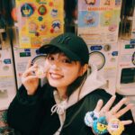 Rio Uchida Instagram – ラジオでも話したガチャ友と
ガチャガチャリベンジの旅に行ってきて
念願のたまごっちGETしたぜええええ🩷
くりてん4回目ででたーーーーっ✌️

ANGEL BLUEのガチャはなかった🥲
またリベンジします！