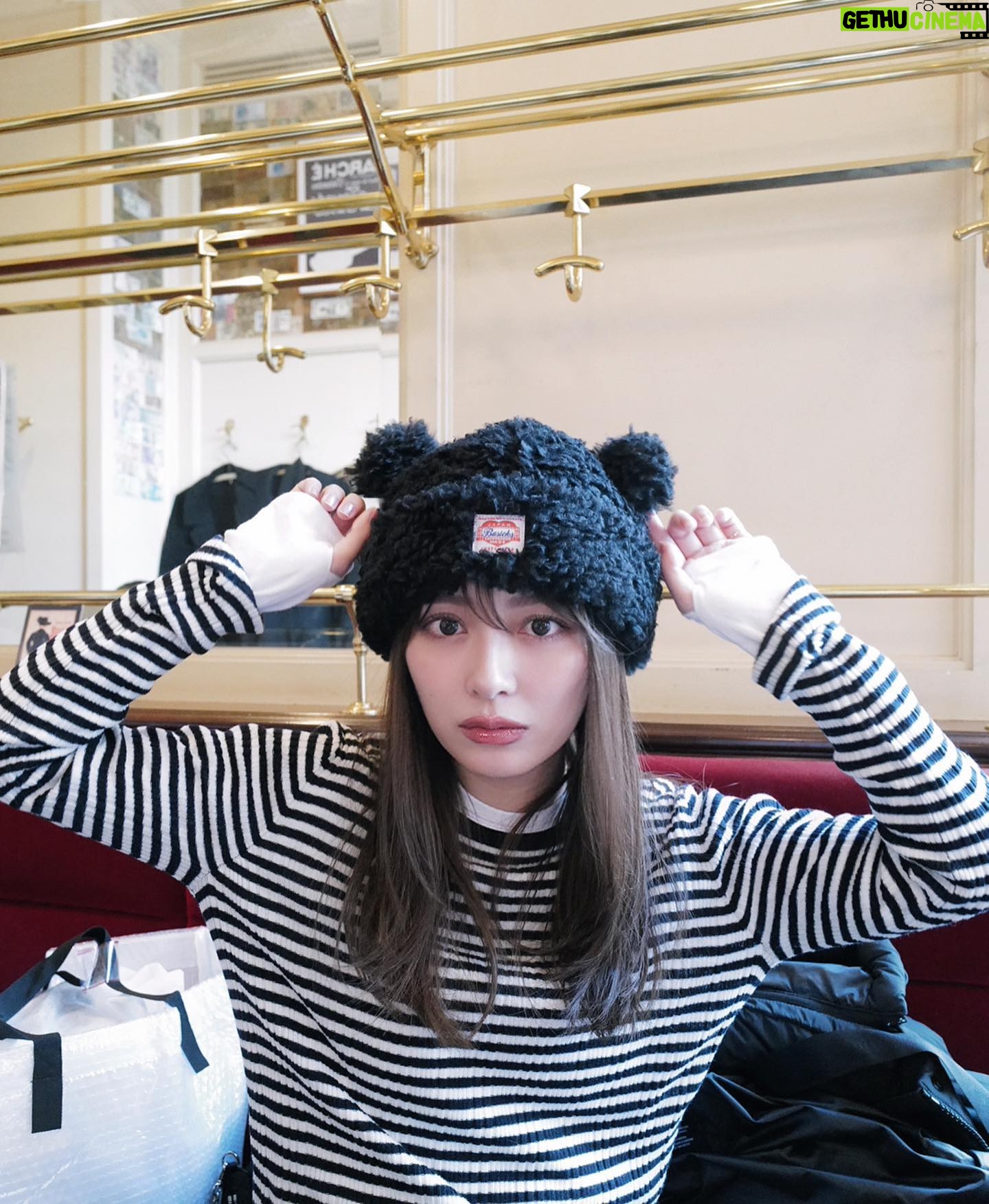Rio Uchida - 47.8K Likes - この冬雪山用にくまさん帽買ったんだけど
全然雪山行かなかったから表参道でつけたのでした🖐️
今日東京雪予報⛄注意!
#🐻 #☃️