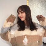 Rio Uchida Instagram - 久しぶりに外の空気を吸った⭐️ 年末年始も体調悪くずーっとお家にいたので 少しずつ体力を付けていきます💪 写真は髪のメンテナンスしてもらった時の。 透明感あるブラウンをオーダーしたよ🩵 ニットは @f_lagstuf_f メンズだよ！