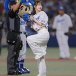 Risa Yukihira Instagram - 中日ドラゴンズさんのホーム開幕戦で始球式をさせていただきました⚾️ 人生で3度目の始球式、とても光栄でした。 地元愛知の皆さんの声援もあたたかくて嬉しかったです✨ ピッチング練習では堂上さんに教えていただき、 本番ではワンバンストライク…！あとは距離…！ 超満員のバンテリンドーム、 延長戦サヨナラホームランでドラゴンズの勝利！！ 痺れました！貴重な体験をありがとうございました☺︎ #中日ドラゴンズ