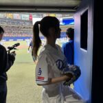 Risa Yukihira Instagram - 中日ドラゴンズさんのホーム開幕戦で始球式をさせていただきました⚾️ 人生で3度目の始球式、とても光栄でした。 地元愛知の皆さんの声援もあたたかくて嬉しかったです✨ ピッチング練習では堂上さんに教えていただき、 本番ではワンバンストライク…！あとは距離…！ 超満員のバンテリンドーム、 延長戦サヨナラホームランでドラゴンズの勝利！！ 痺れました！貴重な体験をありがとうございました☺︎ #中日ドラゴンズ