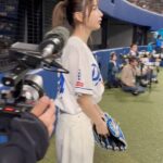 Risa Yukihira Instagram - 中日ドラゴンズさんのホーム開幕戦で始球式をさせていただきました⚾️ 人生で3度目の始球式、とても光栄でした。 地元愛知の皆さんの声援もあたたかくて嬉しかったです✨ ピッチング練習では堂上さんに教えていただき、 本番ではワンバンストライク…！あとは距離…！ 超満員のバンテリンドーム、 延長戦サヨナラホームランでドラゴンズの勝利！！ 痺れました！貴重な体験をありがとうございました☺︎ #中日ドラゴンズ