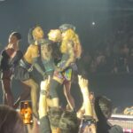 Rita Guedes Instagram - Meu #tbt de hoje foi do melhor show que já assisti ! Vi 4 shows da @madonna , maravilhosos , mas nada se compara com Celebration Tour ! Madonna revisita toda sua carreira , canta seus maiores sucessos , músicas que marcaram ! Madonna è e sempre será a RAINHA do pop mundial , todas as outras cantoras que vieram depois tem um traço do talento dela . Madonna è uma referência e inspiração . Avoè @madonna My #tbt today was to the best show I’ve ever seen! I saw 4 @madonna’s concerts, wonderful all of them, but nothing compares to the Celebration Tour! Madonna revisits her entire career, sings her biggest hits, songs that left a mark! Madonna is and always will be the QUEEN of world pop, everyone who came after has a trace of her talent. Madonna is a reference and inspiration. Avoè @madonna #queen #pop #losangeles #usa