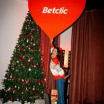 Rita Pereira Instagram – Acabadinha de aterrar em Portugal, vim ao meu único jantar de Natal deste ano, o mais especial da @betclicportugal 🎄
#jinglebet #parceria