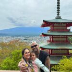 Rita Pereira Instagram – Ele é o protagonista deste post.
É ele comigo, é ele connosco, é ele com o Lonô, é ele na tampa do esgoto, é ele sozinho, envergonhado atrás das nuvens mas, é tudo ele, o encantador Monte Fuji 🗻 

Ah mas já agora, para quem perguntou, os morangos brancos japoneses são ótimos e super doces 😉

#montefuji #fujimountain #fujijapan #fuji #japan #travel #travelphotography #travelgram #traveljapan