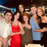 Rita Pereira Instagram – Próxima temporada: Morangos com Açúcar-Rio de Janeiro🍓

Estes miúdos giros e talentosos vieram jantar com “mainha” ☺️
Estou tão feliz pelo sucesso deles e da série na @primevideopt 😌 Portugal rendeu-se à sua dedicação, à sua entrega, ao seu “acreditar”. 
Eu disse-vos que iam adorar estes novos Morangos 😉 Parabéns miúdos!!! 
MORANGOS FOREVER!!!!!!! 🍓🫶🏾