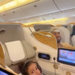 Rita Pereira Instagram – Oh pra ela de pijama @emirates no lounge do avião à espera da sua ceia antes de dormir 😏

Ah e acho que vão gostar do vídeo em que mostro o que a Emirates oferece no kit de viagem ☺️

#emirates #japão #obrigada #parceria