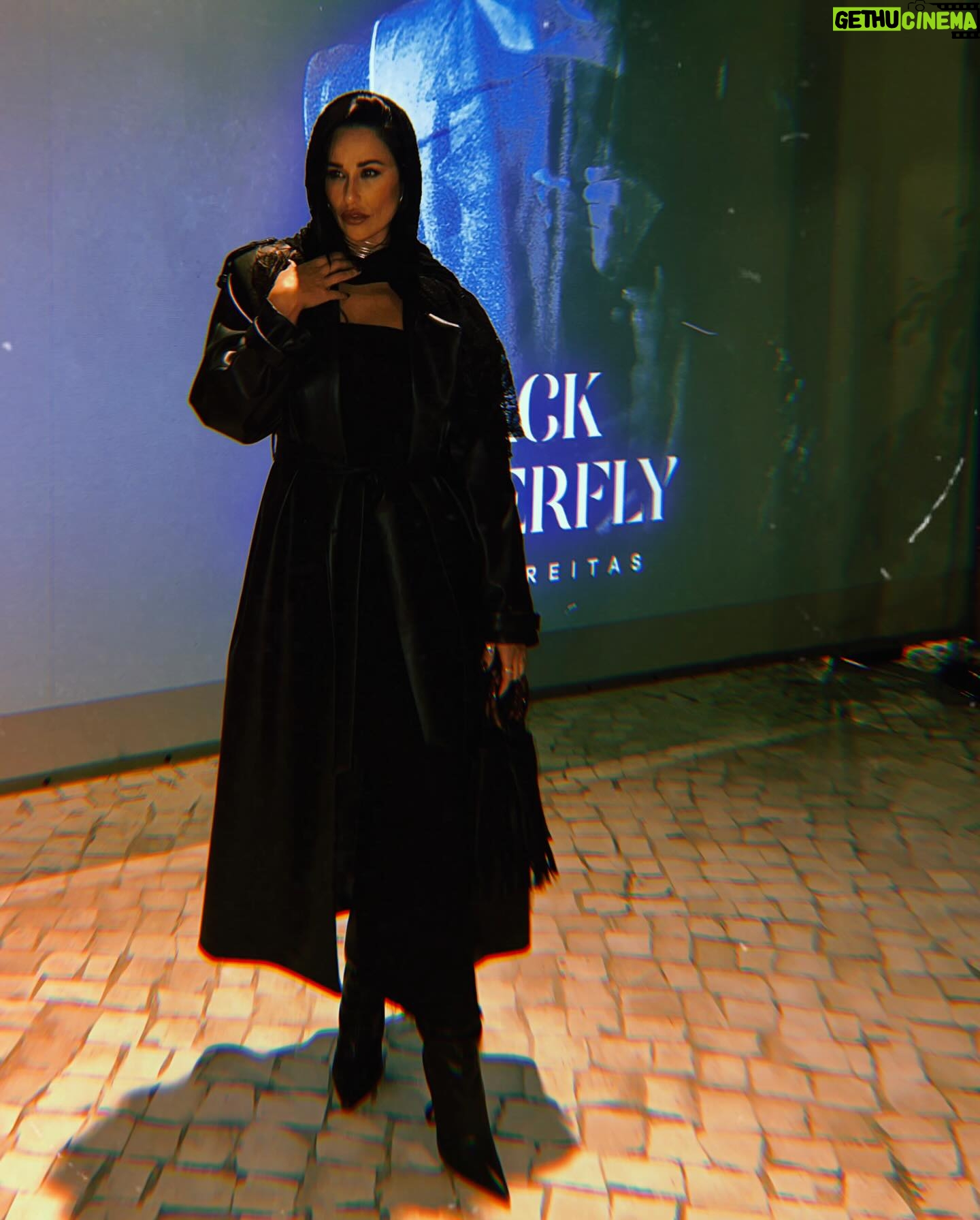 Rita Pereira Instagram - Acabei de ouvir o novo álbum do @iamnelsonfreitas e já só quero que. Jegue a meia noite para que ele saia e eu oiça até não aguentar mais. Está simplesmente INCRÍVEL!!! Black Butterfly 🦋 is amazing!!!! I’m so proud of you as a friend and as a fan. It’s gonna be a success 👏🏾👏🏾👏🏾