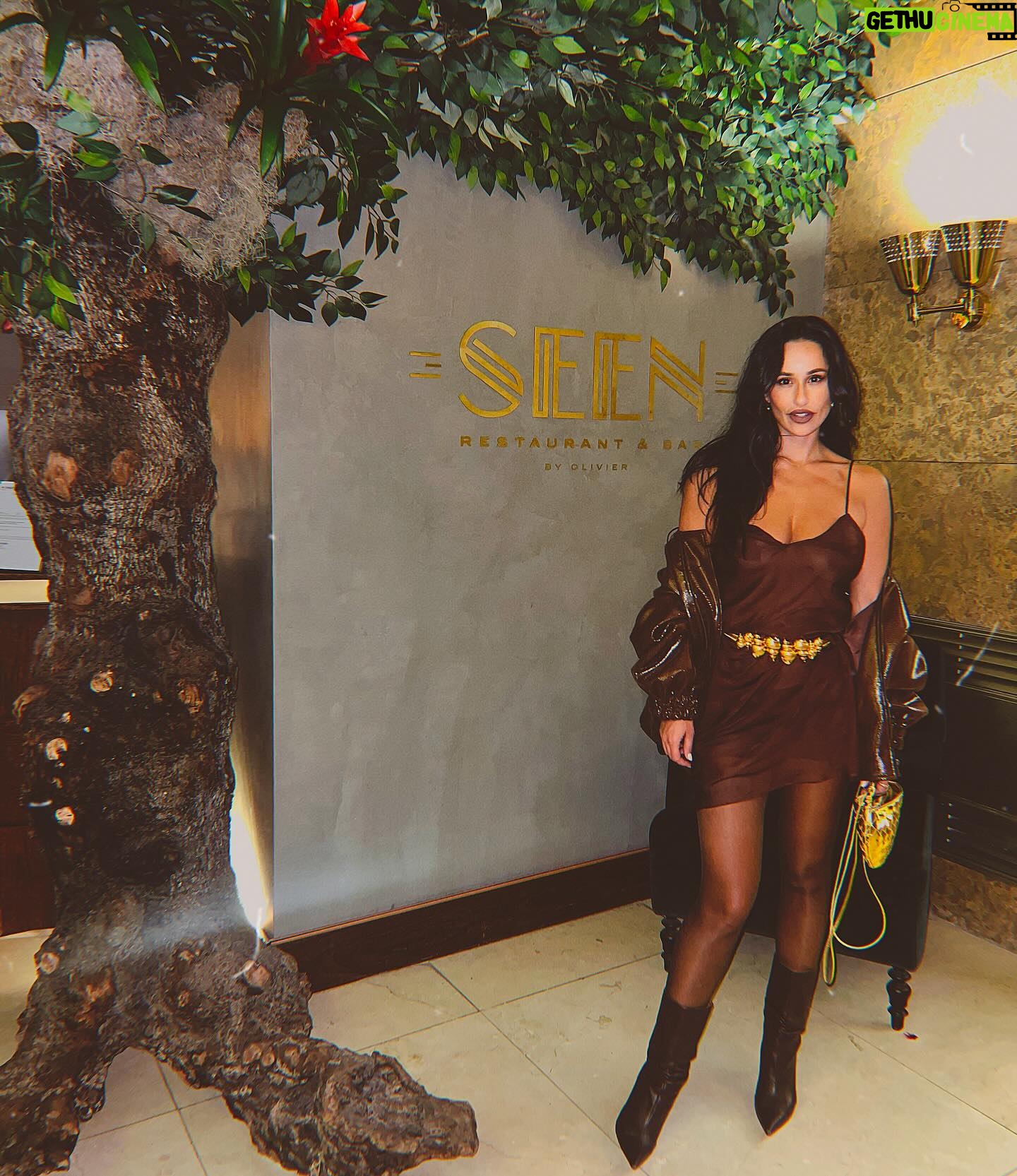 Rita Pereira Instagram - Thanks @seenlisboa for the amazing dinner last night 🥂 You’ll forever be one of my favorite restaurants in the world 🫶🏾 PS- last pic was my son’s surprise when I arrived home 🤎 #outfit @goncalopeixotoficial #styledbyme