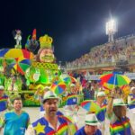 Rita Pereira Instagram - O Carnaval no Brasil 🇧🇷 Já não é a primeira vez que vou, já tive até a sorte de desfilar num destes carros alegóricos e foi das experiências mais emocionantes da minha vida, mas todos os anos a emoção é gigante porque realmente, esta competição é única. A mistura de pessoas, a cultura, a arte, a dedicação, a inclusão, a cor, os carros alegóricos, as fantasias, o amor que se vê no rosto de cada participante, tudo isto é muito especial. Aconselho muito tentarem viver esta experiência. @nossocamarote @marquesdesapucaioficial #carnavaldorio #riodejaneiro #goodvibes