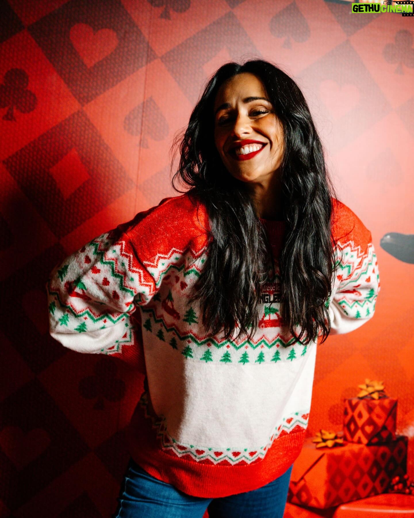 Rita Pereira Instagram - Acabadinha de aterrar em Portugal, vim ao meu único jantar de Natal deste ano, o mais especial da @betclicportugal 🎄 #jinglebet #parceria