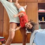 Rita Pereira Instagram – Bom dia Portugal 🇵🇹 
Bom djiááá Brasiuuu 🇧🇷 
Bom dia mundôôõ 🌍 

“Dançar cura tristeza, melhora o humor, aquece o corpo e apaga qualquer dor” 🤎

#dance #viral #dancelove #love #momandson #babyboy #loveofmylife #goodvibes #riodejaneiro #brasil #portugal #frança #amor