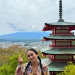 Rita Pereira Instagram – Ele é o protagonista deste post.
É ele comigo, é ele connosco, é ele com o Lonô, é ele na tampa do esgoto, é ele sozinho, envergonhado atrás das nuvens mas, é tudo ele, o encantador Monte Fuji 🗻 

Ah mas já agora, para quem perguntou, os morangos brancos japoneses são ótimos e super doces 😉

#montefuji #fujimountain #fujijapan #fuji #japan #travel #travelphotography #travelgram #traveljapan