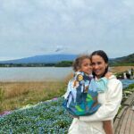 Rita Pereira Instagram – Ele é o protagonista deste post.
É ele comigo, é ele connosco, é ele com o Lonô, é ele na tampa do esgoto, é ele sozinho, envergonhado atrás das nuvens mas, é tudo ele, o encantador Monte Fuji 🗻 

Ah mas já agora, para quem perguntou, os morangos brancos japoneses são ótimos e super doces 😉

#montefuji #fujimountain #fujijapan #fuji #japan #travel #travelphotography #travelgram #traveljapan